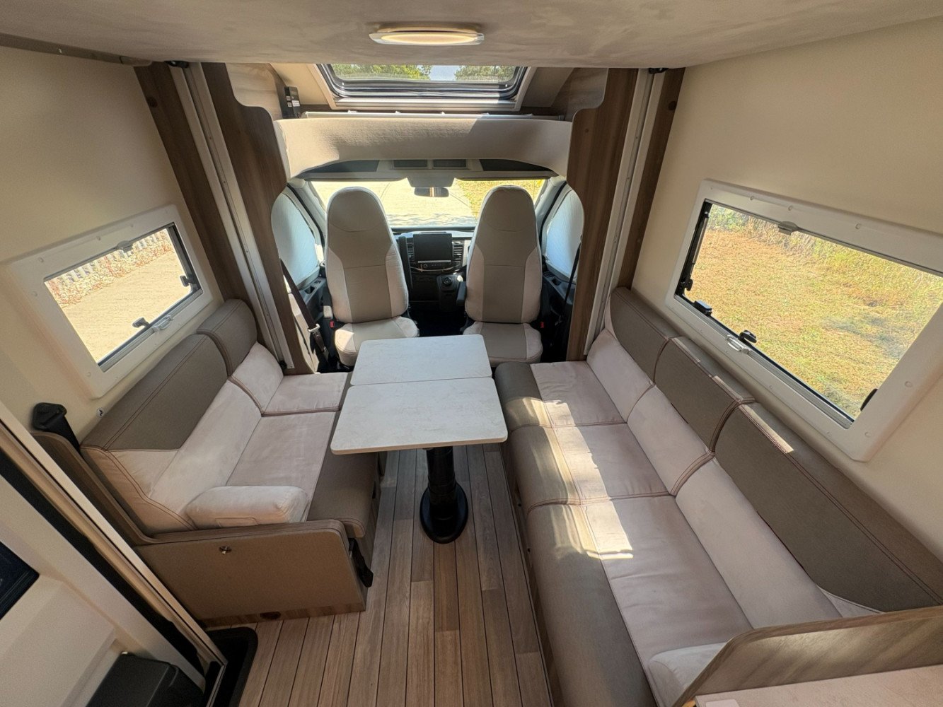 Roller Team AR746 rear lounge